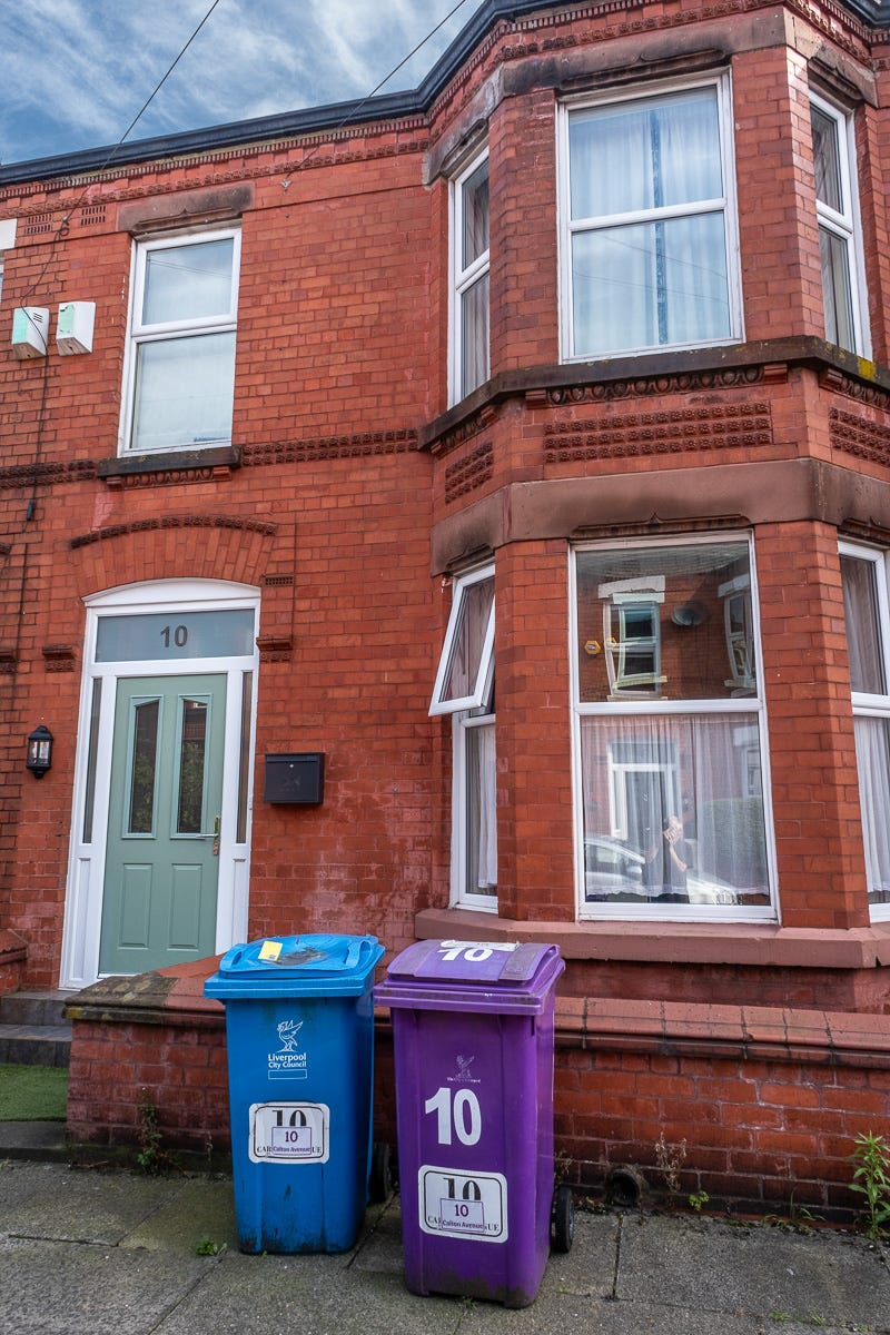 The last year at Forest Cove: Tenants abandoned and a renovation out of  reach – WABE, image size:800x1200