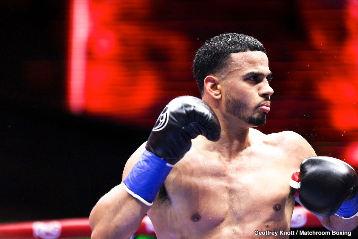 Image: Romero's Power Tells the Story: Garcia Knocked Down and Ultimately Outpointed in Main Event Battle