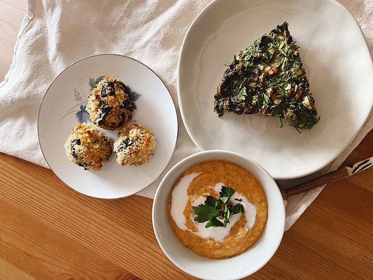 Keftedes d'aubergine, Kuku Sabzi et Soupe de lentilles corail coco & tomate