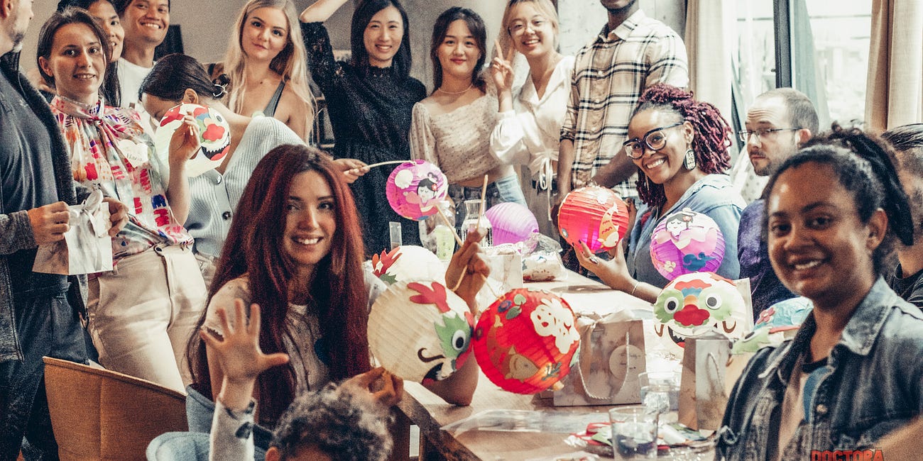 Celebrating the Mid-Autumn Festival in Dalian: A Journey of Tradition and Creativity