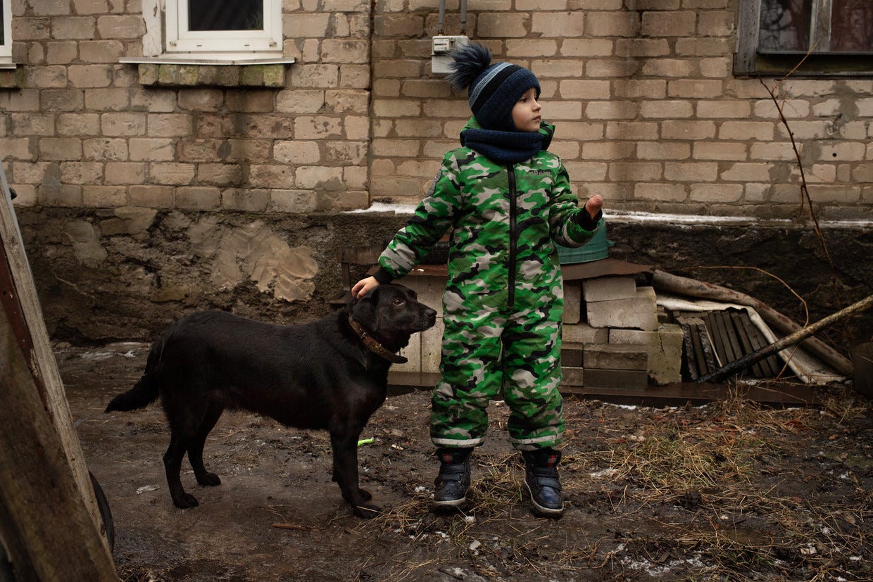 Demyan (7) met zijn hond Ginger. Beeld Adriaan Backer