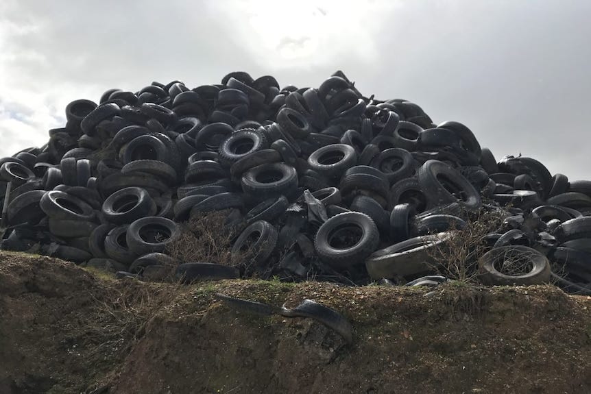 Australian-made solution to mountains of dumped car tyres - ABC News