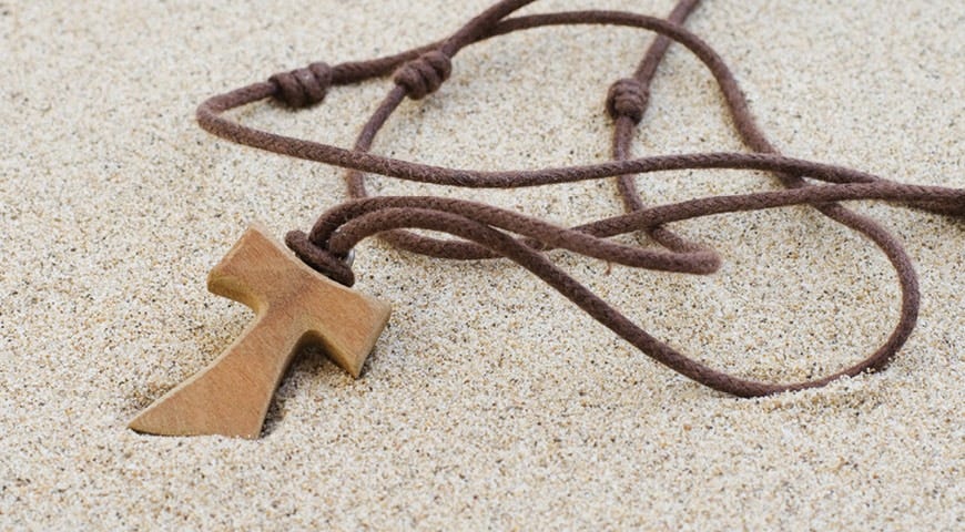 Wearing a Tau Cross | Franciscan Media Wearing a Tau Cross | Franciscan Media