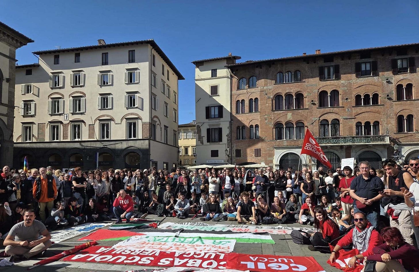 La scuola va in piazza con Cgil e Cobas “No alla controriforma dei tecnici“
