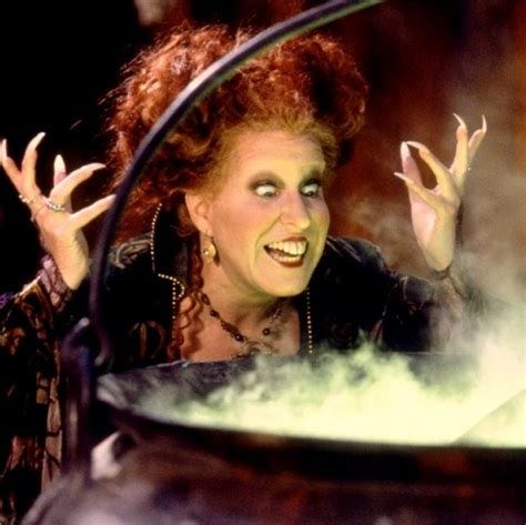 Bette Midler in "Hocus Pocus," 1993 | Best halloween movies, Hocus ...