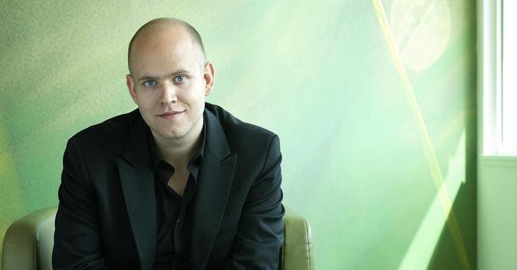 101711126 daniel ek chair.1910x1000