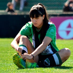 Brunela Evangelisti, la goleadora de reserva de Villa Mitre: “Entrar a El Fortín fue un sueño, algo increíble”