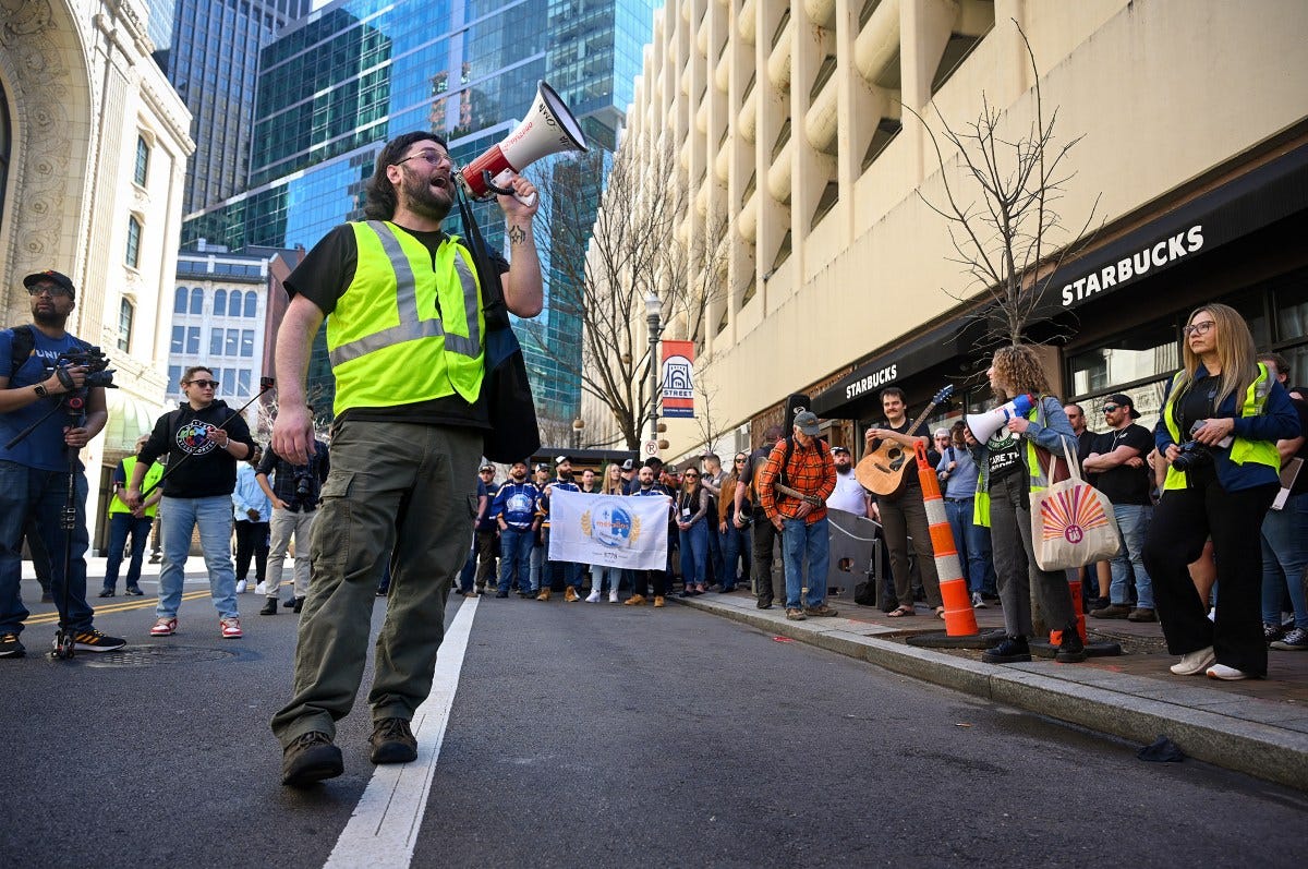 With union vote nearing, Starbucks workers get raucous support from USW members - Pittsburgh Union Progress With union vote nearing, Starbucks workers get raucous support from USW members - Pittsburgh Union Progress