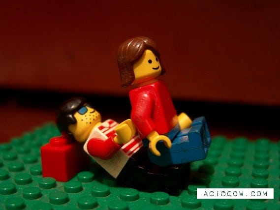 LEGO Kamasutra (12 pics)