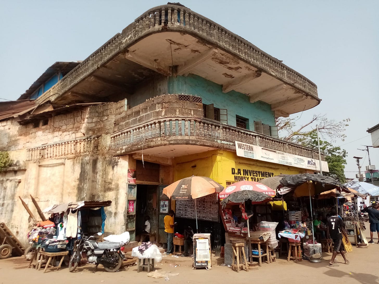 No photo description available.