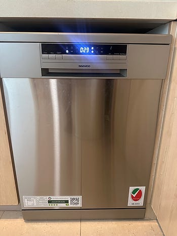 "Robot" dishwasher (just a dishwasher) image