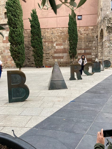 Pictures of Barcelona: cathedrals, statues, architecture, stained glass windows