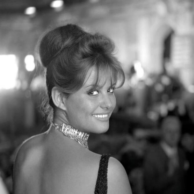 Aromas y recuerdos logo