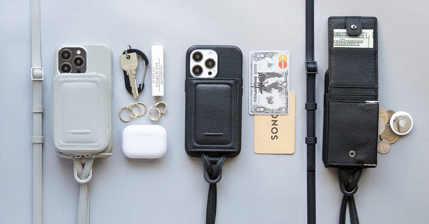 収納」から「接続」へ。身体に溶け込む”スマホショルダー”とは。 – objcts.io