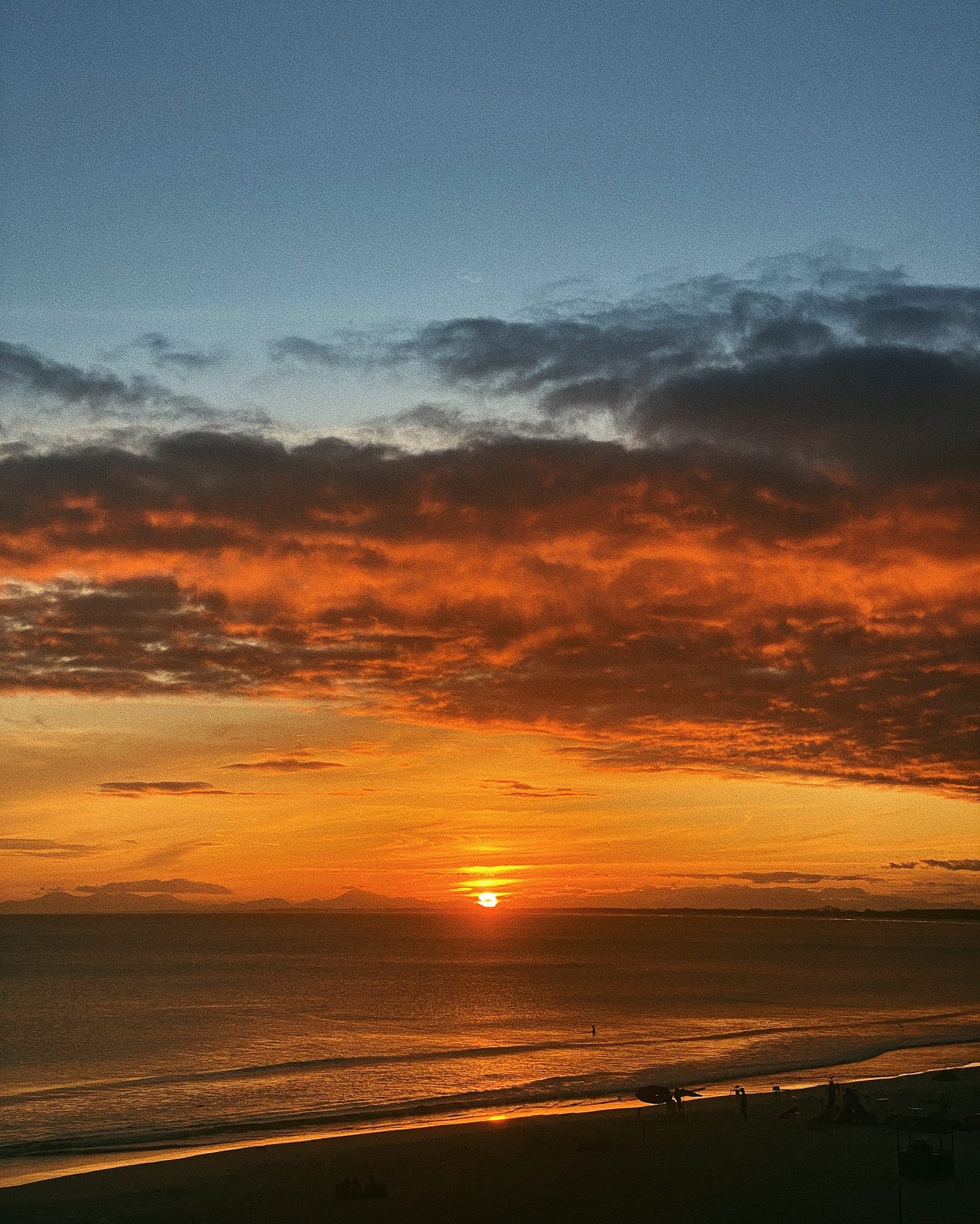Pôr do Sol na praia grande em Arraial do Cabo, foto por Eliel Guilhen