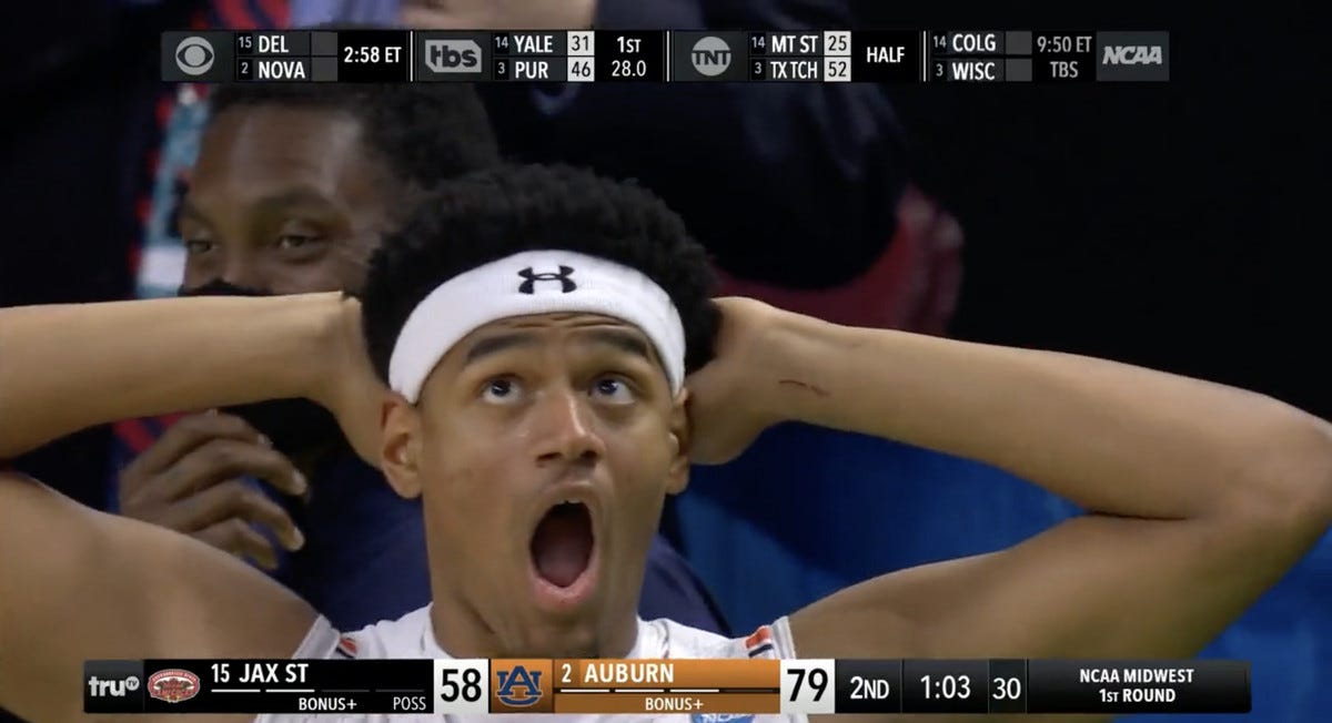 Jabari Smith Jr. stunned his teammates with the best dunk of March Madness  so far - SBNation.com