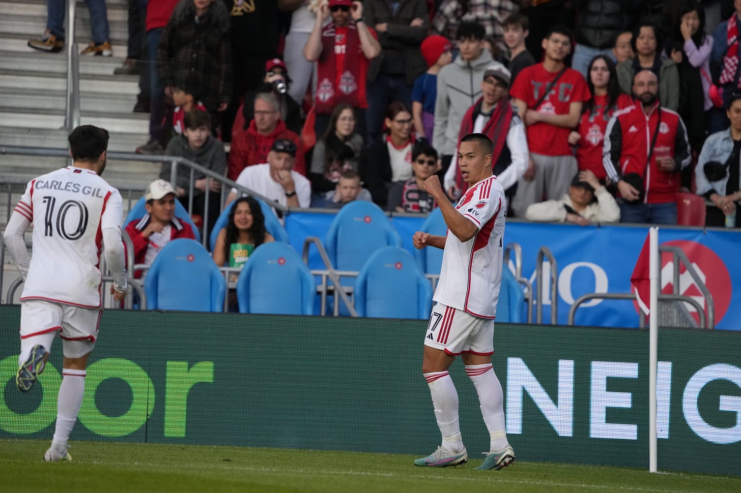 Bobby Wood Scores In Return To Starting XI