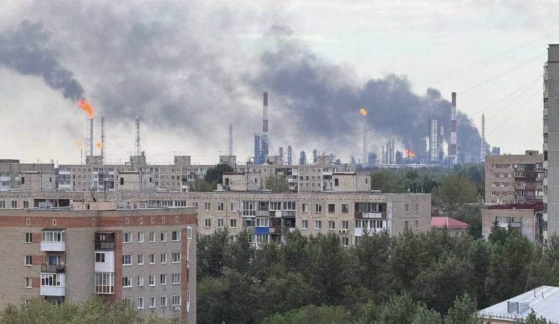 Russia’s largest oil refinery in flames as Ukraine strikes Omsk, 2,500 km away from border Russia’s largest oil refinery in flames as Ukraine strikes Omsk, 2,500 km away from border