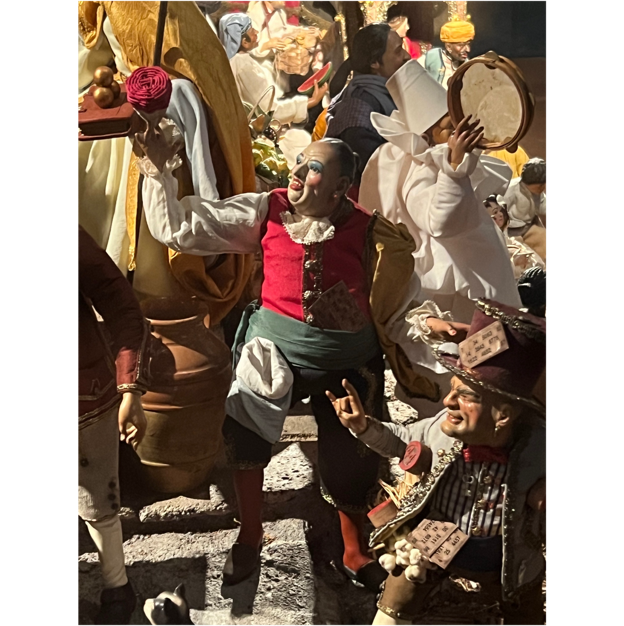 A group of statues of people

AI-generated content may be incorrect.