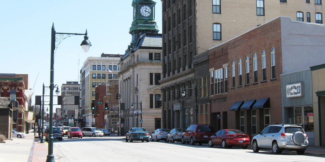 How mid-sized cities became Iowa Democrats' biggest problem