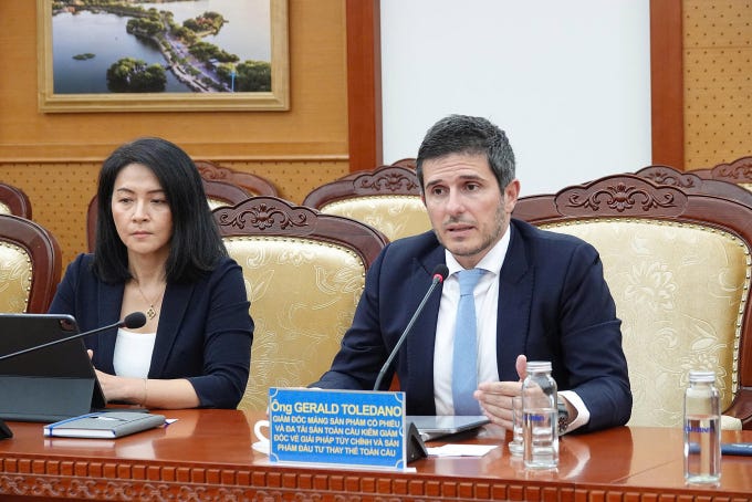 Đại diện FTSE Russell phát biểu tại cuộc gặp, ngày 17/7. Ảnh: MOF Đại diện FTSE Russell phát biểu tại cuộc gặp, ngày 17/7. Ảnh: MOF