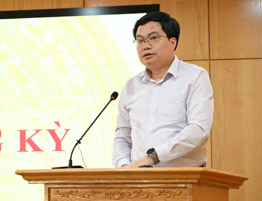Ông Trần Việt Hòa, Cục trưởng Cục Điều tiết Điện lực cung cấp một số thông tin về Dự án Luật Điện lực sửa đổi. Ông Trần Việt Hòa, Cục trưởng Cục Điều tiết Điện lực cung cấp một số thông tin về Dự án Luật Điện lực sửa đổi.