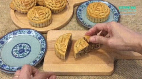 伍仁月餅 Mixed Nuts Mooncakes GIF - 月餅moon Cak Moon Cakes GIFs