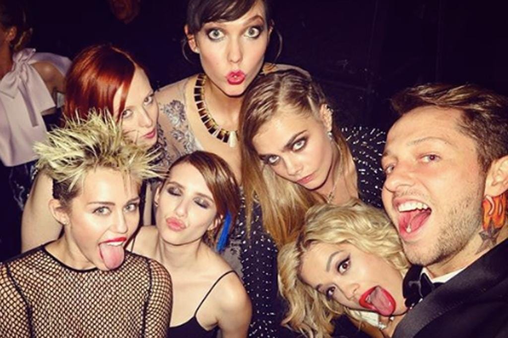 Derek Blasberg shares Met Gala selfies with Selena Gomez, Taylor Swift