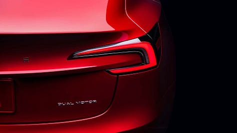 Detalles de pilotos traseros y luces de Tesla