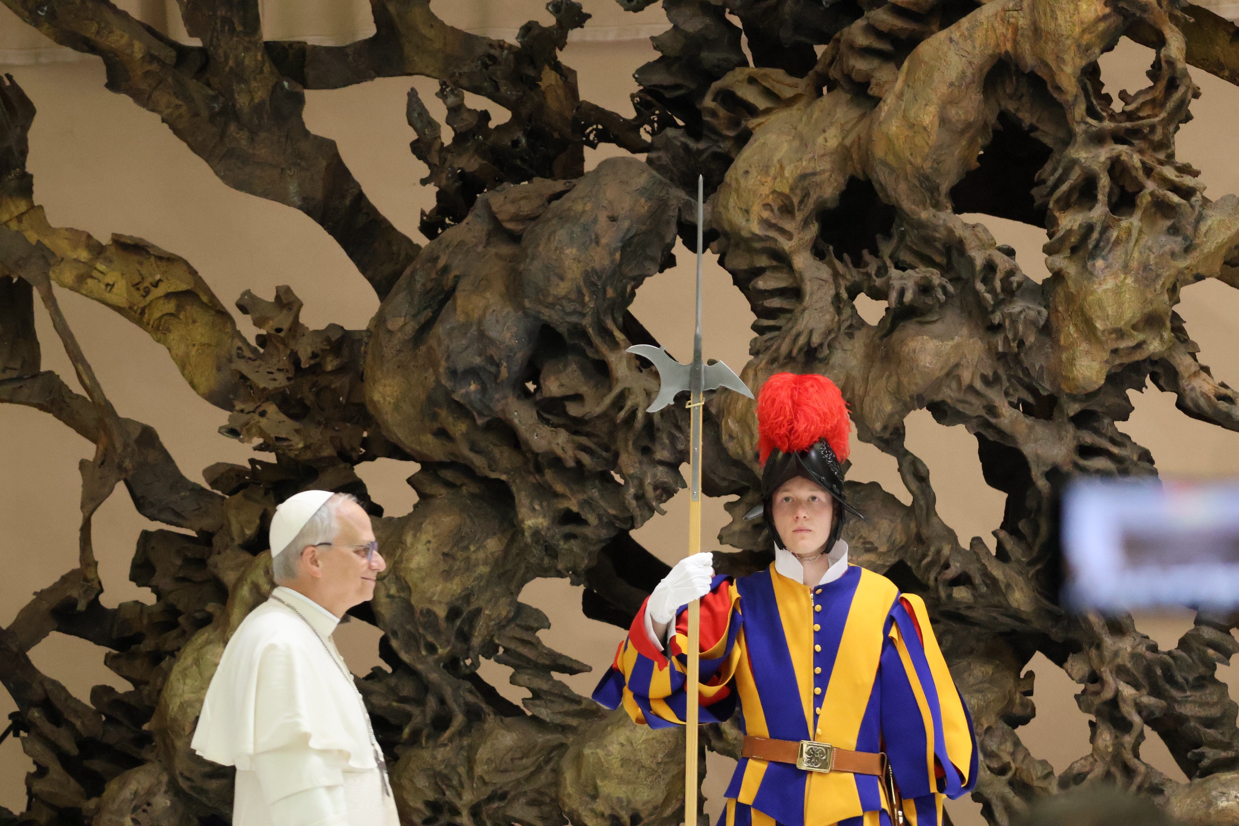 Pope Leo: Journalists should 'disarm communication'