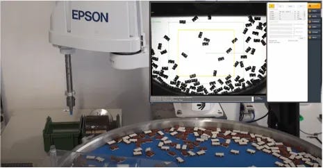 ビジョンガイド付きフレキシブルフィーダー