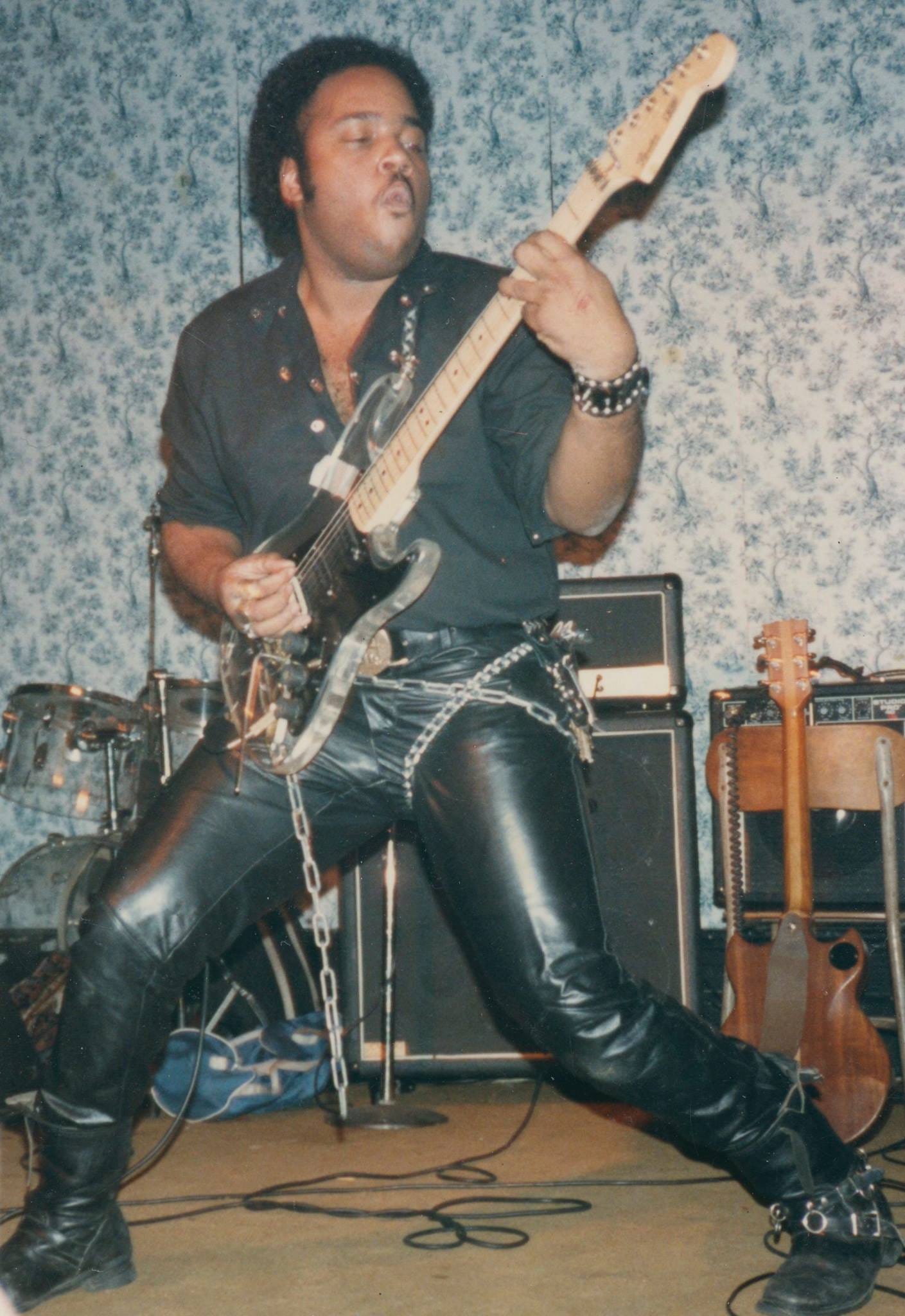 Photograph of guitarist Fred "FREAK" Smith