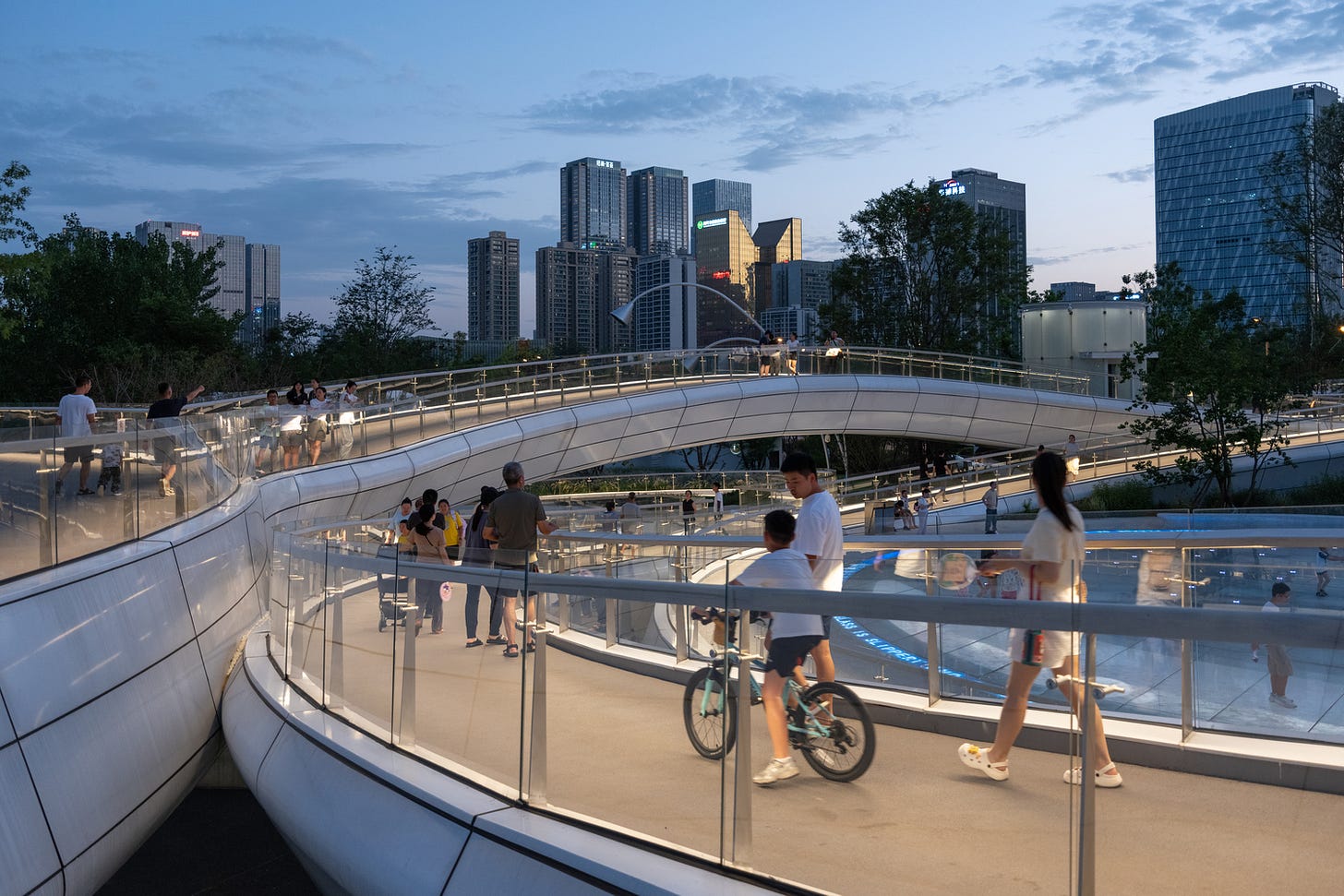 Chengdu Jiaozi Pedestrian Bridge / China Southwest Architectural Design and Research Institute - Exterior Photography, Cityscape