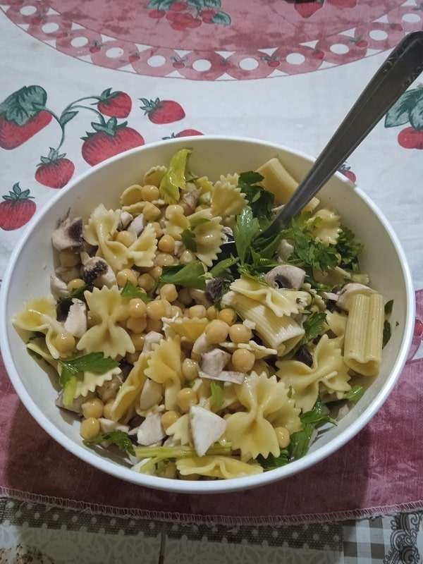 Un piatto di pasta e legumi sottoposti alla retrogradazione. 