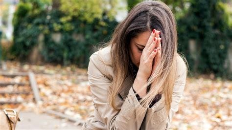 Desperate - definition and meaning with pictures | Picture Dictionary ...