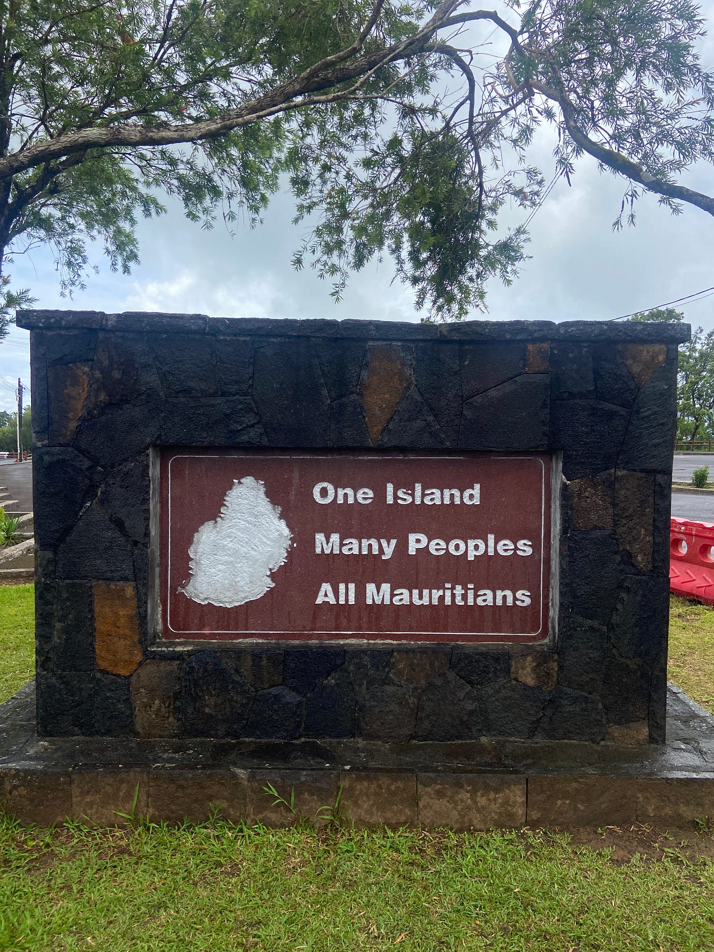 One island, many peoples, all mauritians sign 