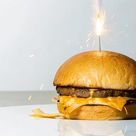 Il futuro è l’insieme delle scelte di oggi: imparare dai giganti caduti