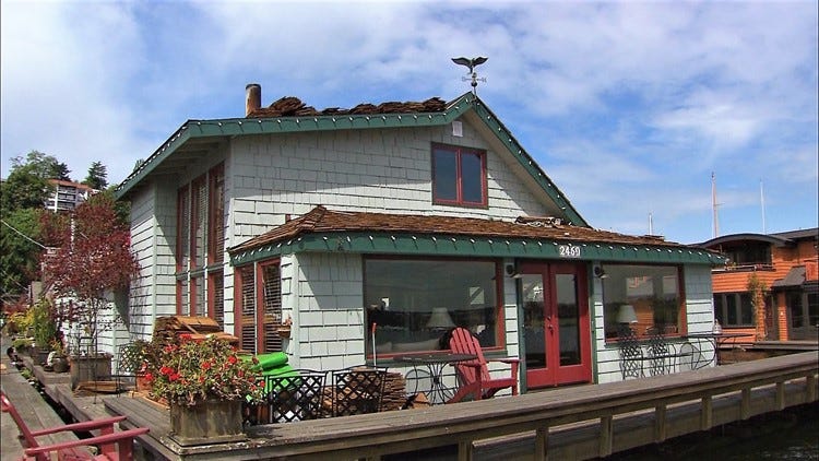 Exclusive look inside the remodeled 'Sleepless in Seattle' houseboat | king5.com Exclusive look inside the remodeled 'Sleepless in Seattle' houseboat | king5.com