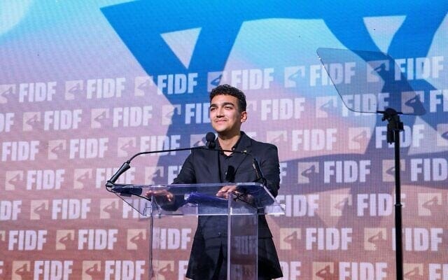 Former hostage Edan Alexander speaks at a Friends of the IDF event on September 18, 2025. (Michael Priest Photography/FIDF)