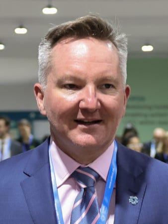 Portrait de Chris Bowen, aussi terne que décrit en légende