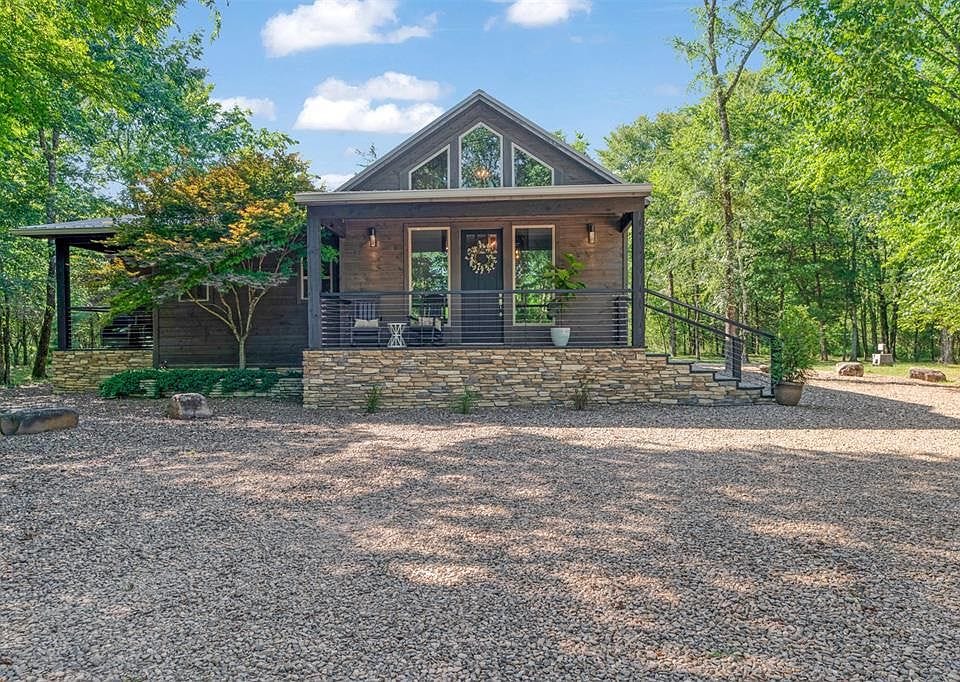 Gray Fox Cabin property listing