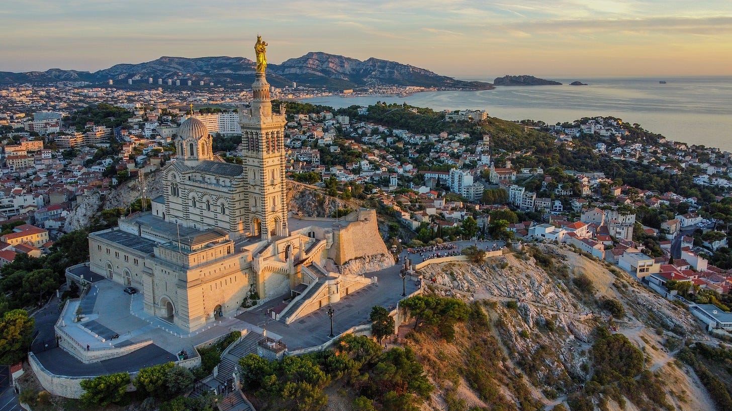VIDEO] Des images sublimes de Marseille vue du ciel | Le Bonbon