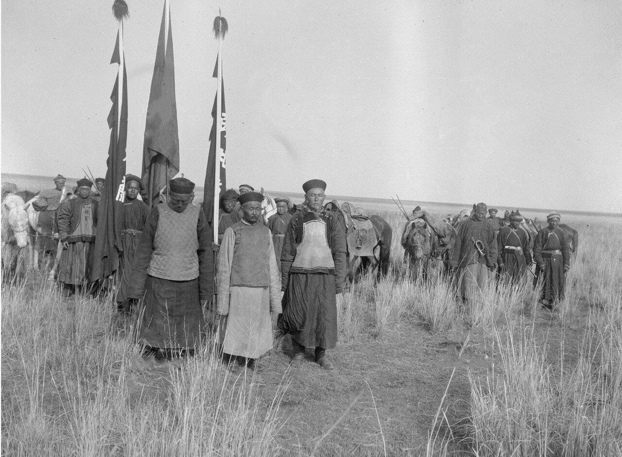 Долина реки Текес. Богатый калмык Насамбатин со своими людьми прибывает в лагерь Маннергейма