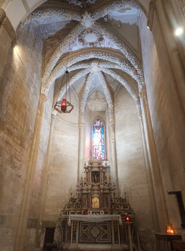 No photo description available.