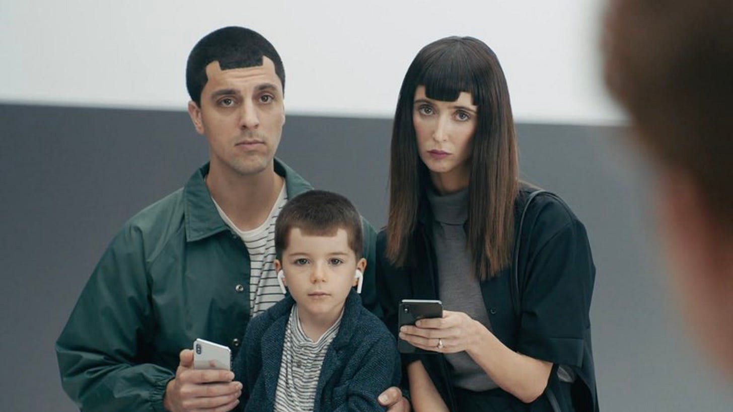 Samsung Shares Three New Ads Making Fun of the iPhone X's Notch, Lack of SD  Card Slot and No Split Screen Multitasking - MacRumors