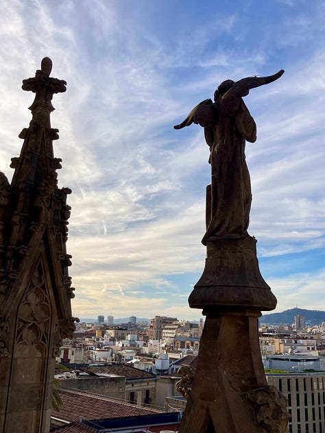 Barcelona travel pics: architecture, pictures, statues, stained glass art