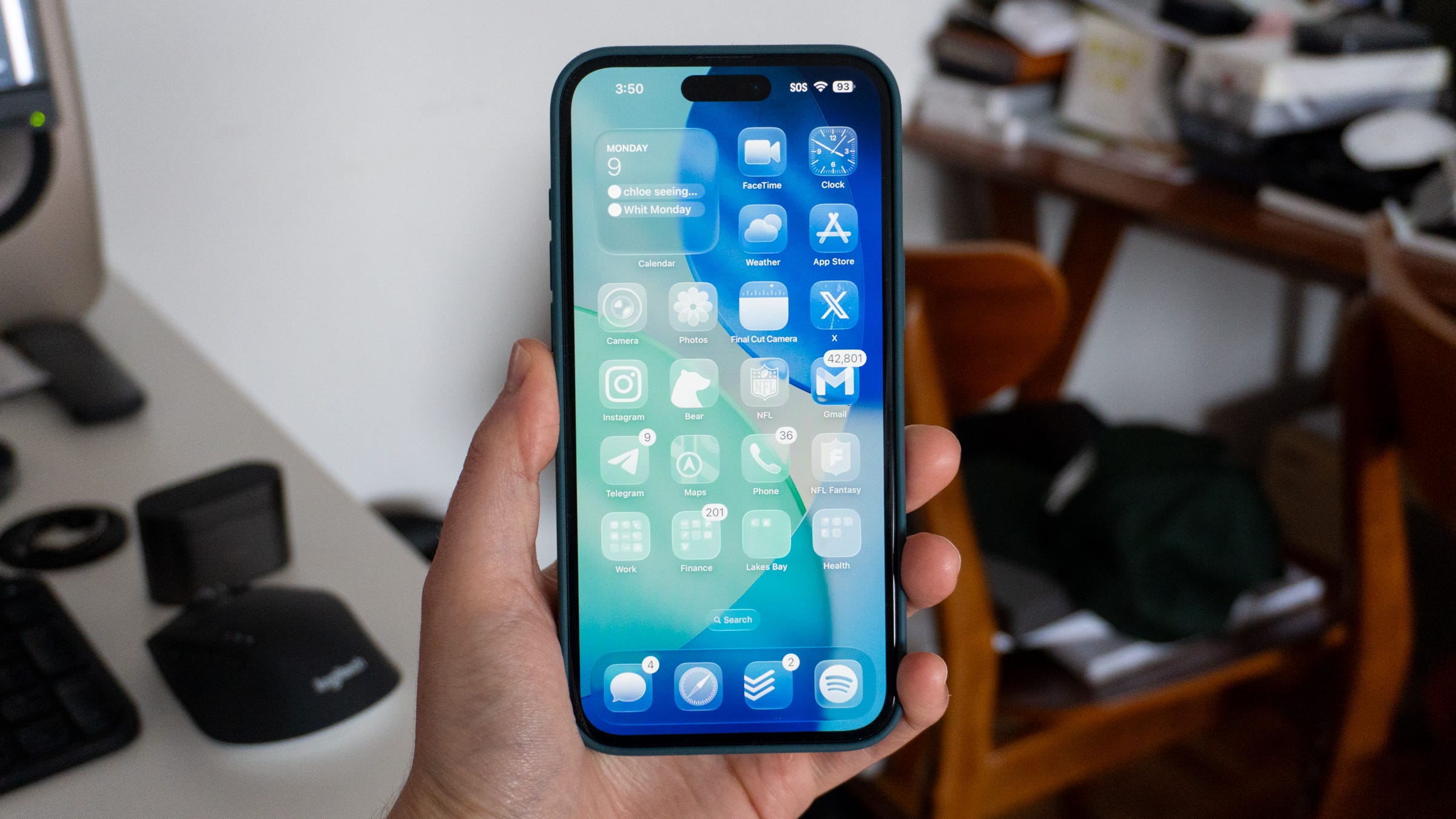 Apple starts fixing bugs with iOS 26 beta 2, now rolling out to developers
