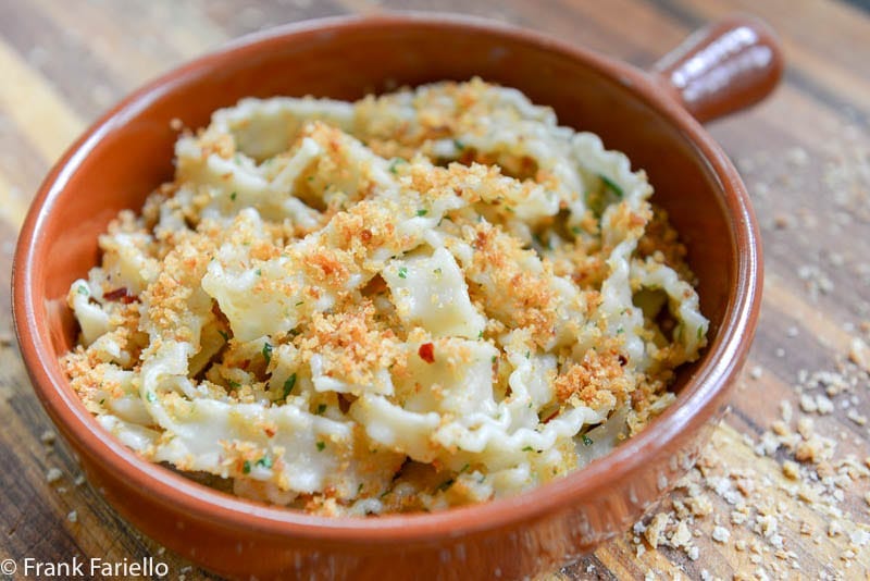 Pasta con la mollica (Pasta with Breadcrumbs)