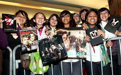 'Twilight,' the convention: Fans can vamp up their enthusiasm at new ...