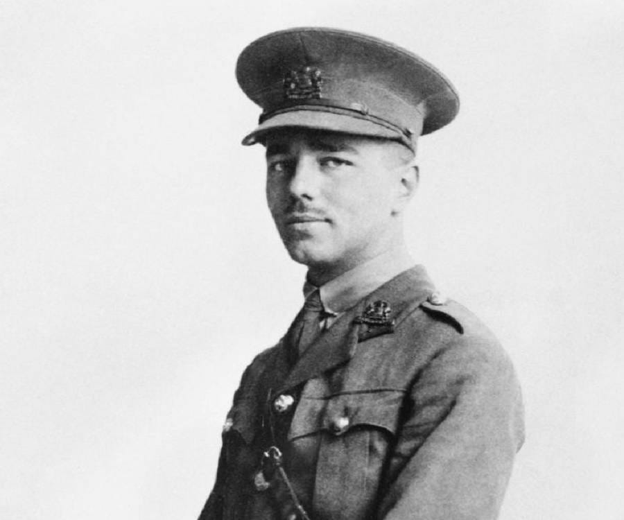 Wilfred Owen Biography - Childhood, Life Achievements & Timeline Wilfred Owen Biography - Childhood, Life Achievements & Timeline